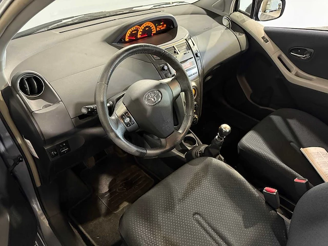 Toyota yaris 1.3 vvti aspiration, 68-lgp-3 - afbeelding 13 van  14