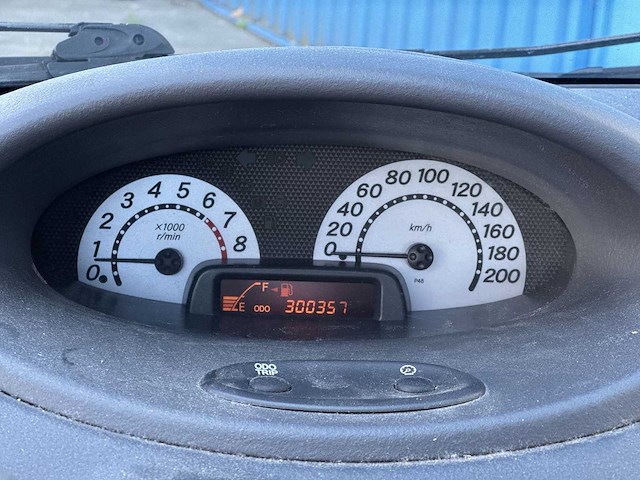 Toyota yaris 1.5-16v vvt-i tsport car 2002 | 68-jf-tx - afbeelding 14 van  23