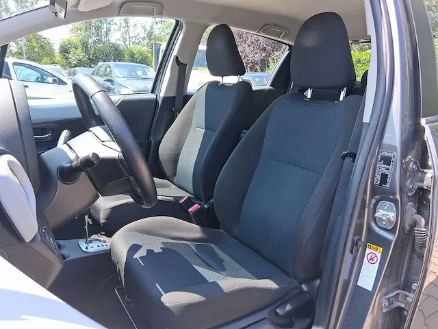 Toyota yaris 1.5 full hybrid aspiration car 2012 | 82-xlb-2 - afbeelding 2 van  33