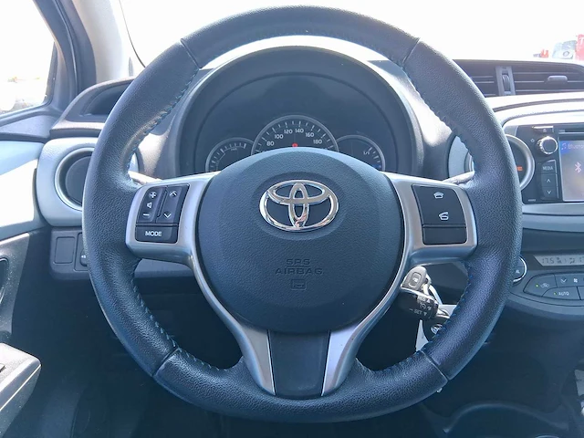 Toyota yaris 1.5 full hybrid aspiration car 2012 | 82-xlb-2 - afbeelding 9 van  33
