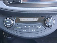 Toyota yaris 1.5 full hybrid aspiration car 2013 | kl-633-s - afbeelding 16 van  30