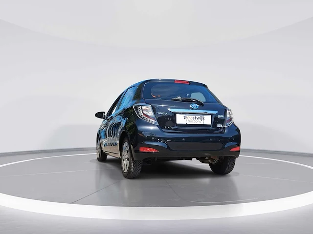 Toyota yaris 1.5 full hybrid aspiration car 2013 | kl-633-s - afbeelding 27 van  30