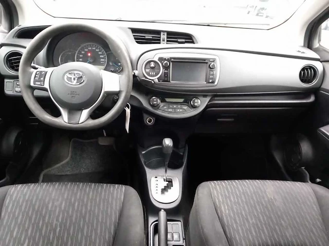 Toyota yaris 1.5 full hybrid comfort 2014 | jl-564-p - afbeelding 5 van  17