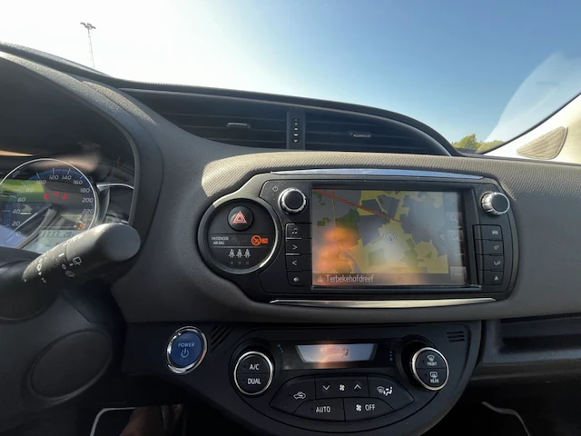 Toyota yaris hybrid (hev) 1.5i vvt-i active e-cvt 73 at, 2017 - afbeelding 25 van  26