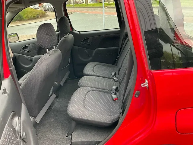 Toyota yaris verso 1.3 automaat 2004, z-085-jd - afbeelding 19 van  26
