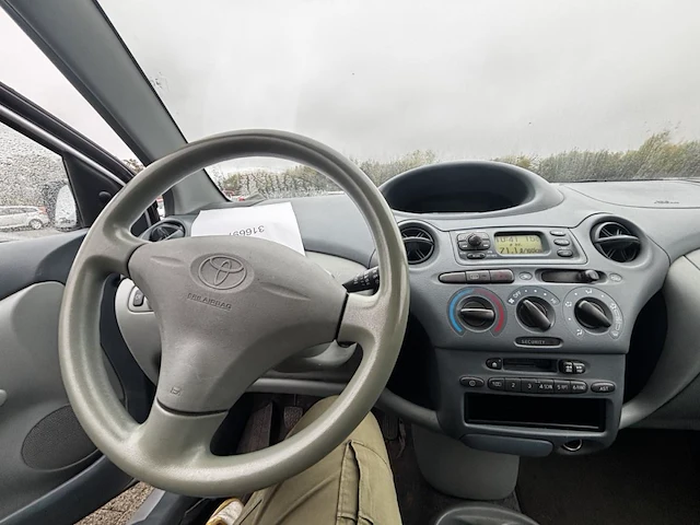 Toyota yaris,1999 - afbeelding 3 van  32
