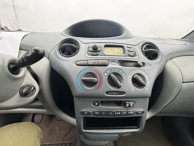 Toyota yaris,1999 - afbeelding 4 van  32