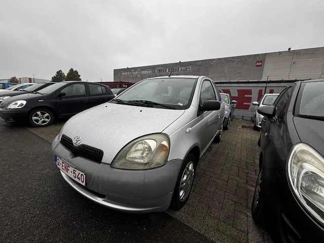 Toyota yaris,1999 - afbeelding 1 van  32