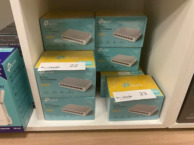 Tp link 8poorts switch (9x) - afbeelding 1 van  2