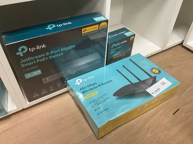 Tp link netwerkapparatuur (3x) - afbeelding 1 van  4