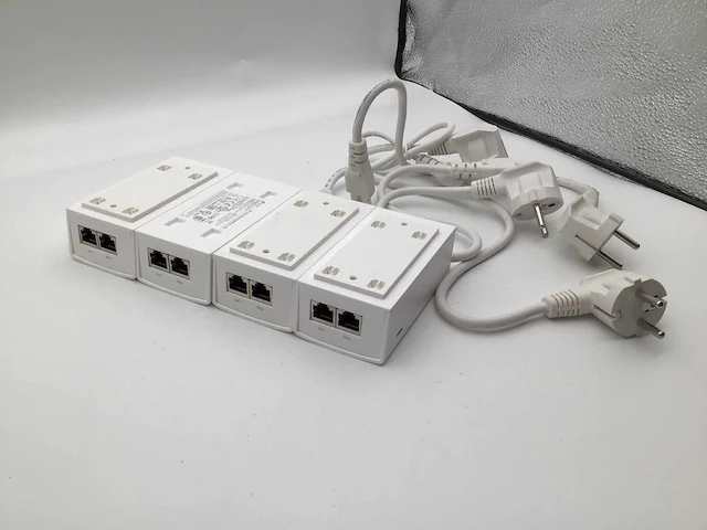 Tp-link tl-poe4824g power over ethernet adapters (4x) - afbeelding 1 van  4