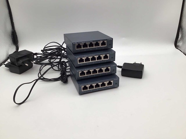 Tp-link tl-sg105 switch (4x) - afbeelding 1 van  4