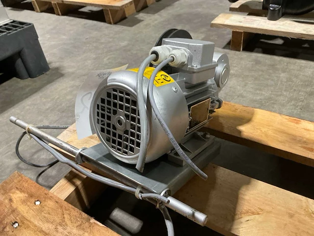 Tp63b4tf elektromotor met haakse overbrenging - afbeelding 3 van  5
