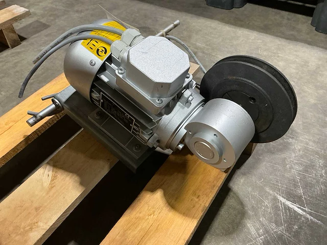 Tp63b4tf elektromotor met haakse overbrenging - afbeelding 4 van  5