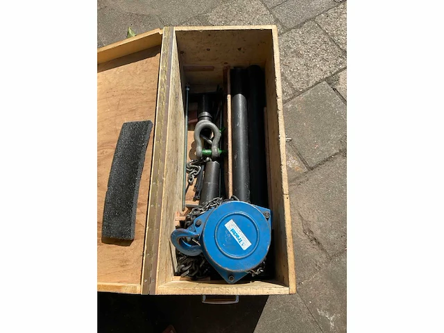 Tractel tralift kettingtakel 1.5 ton - met statieven - afbeelding 5 van  6