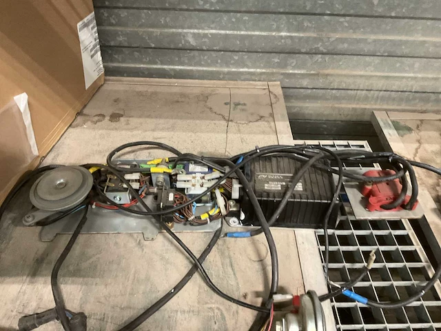 Traction controller - afbeelding 1 van  2