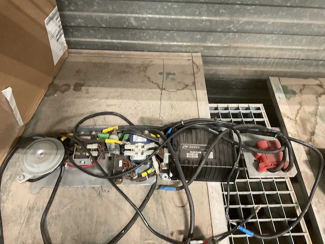 Traction controller - afbeelding 2 van  2