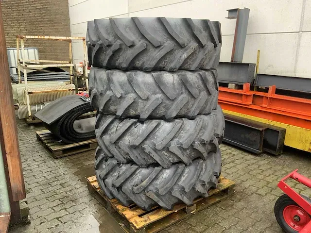 Tractor band (4x) - afbeelding 1 van  2