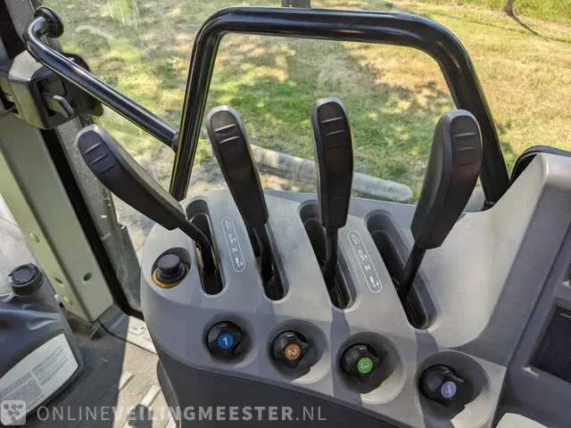 Tractor claas, arion 610, bouwjaar 2008 - afbeelding 31 van  47