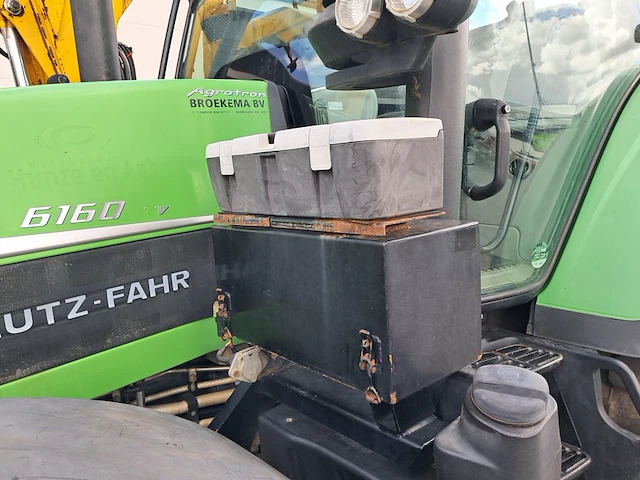Tractor deutz-fahr, 6160 agrotron met maaiarm herder grenadier mbm5lp, bouwjaar 2014 - afbeelding 6 van  59