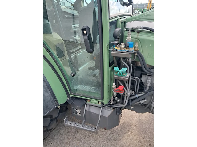 Tractor fendt, 210 p vario met maaiarm herder bk, bouwjaar 2011 - afbeelding 24 van  45