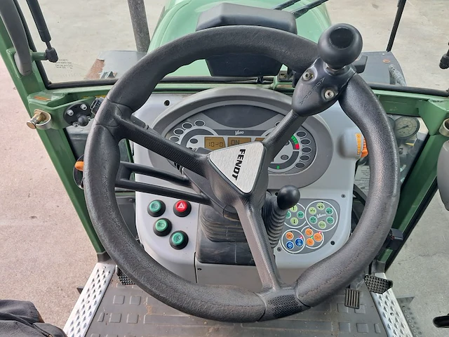 Tractor fendt, 210 p vario met maaiarm herder bk, bouwjaar 2011 - afbeelding 29 van  45