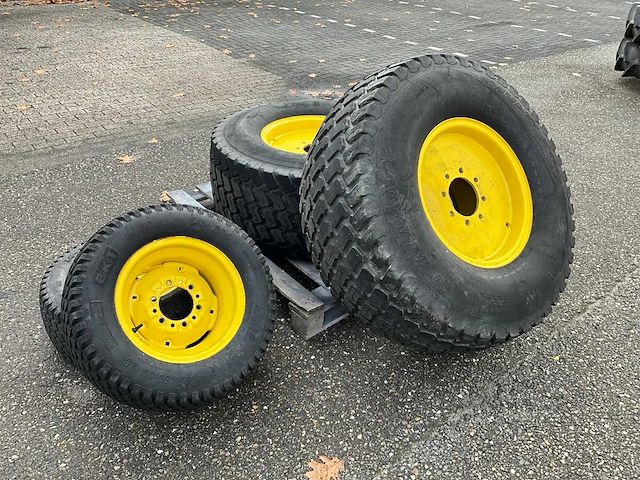 Tractor gazonbanden set - afbeelding 1 van  7