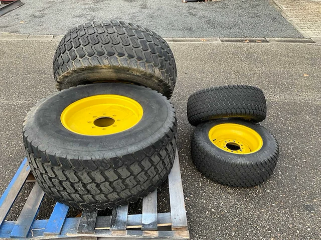Tractor gazonbanden set - afbeelding 4 van  7