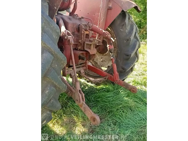 Tractor international, 383 met maaibalk - afbeelding 3 van  25