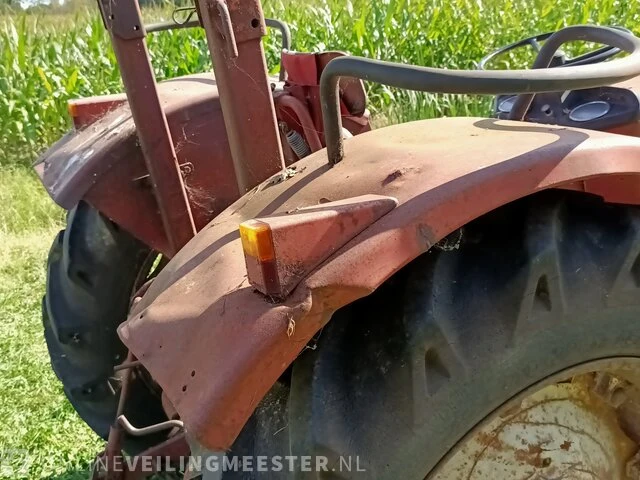 Tractor international, 383 met maaibalk - afbeelding 6 van  25