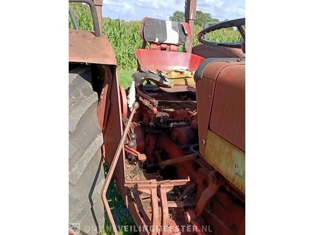 Tractor international, 383 met maaibalk - afbeelding 9 van  25