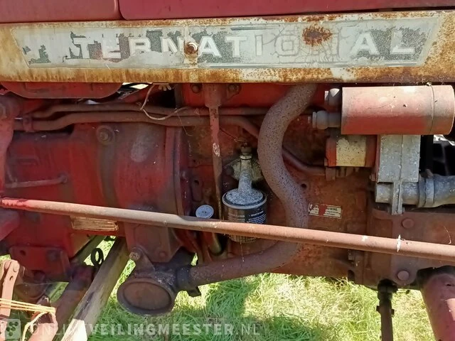 Tractor international, 383 met maaibalk - afbeelding 10 van  25