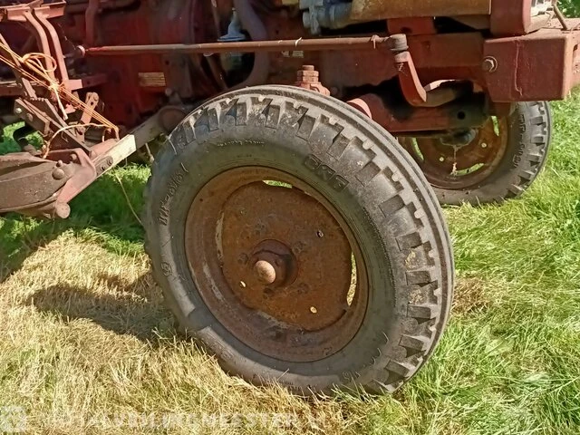 Tractor international, 383 met maaibalk - afbeelding 14 van  25