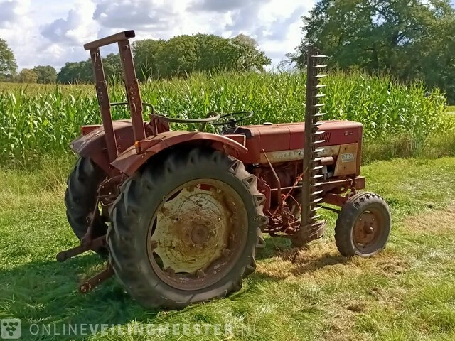 Tractor international, 383 met maaibalk - afbeelding 19 van  25