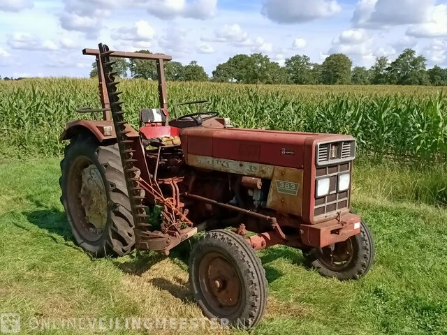 Tractor international, 383 met maaibalk - afbeelding 20 van  25
