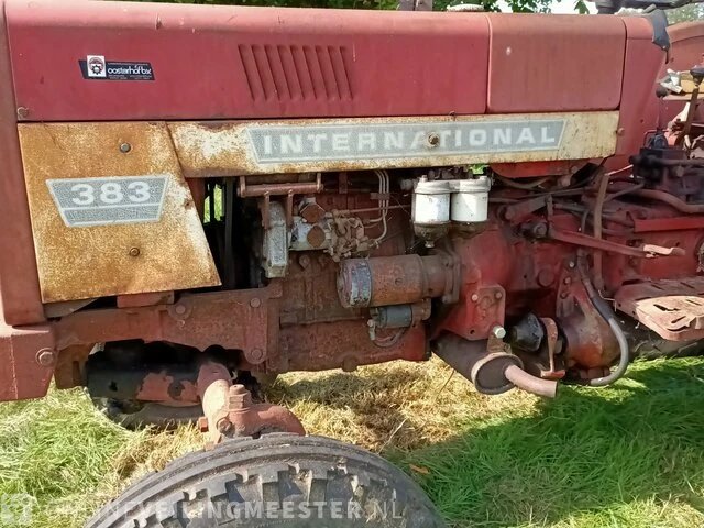 Tractor international, 383 met maaibalk - afbeelding 21 van  25