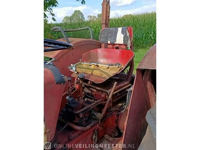 Tractor international, 383 met maaibalk - afbeelding 23 van  25