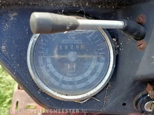 Tractor international, 383 met maaibalk - afbeelding 25 van  25