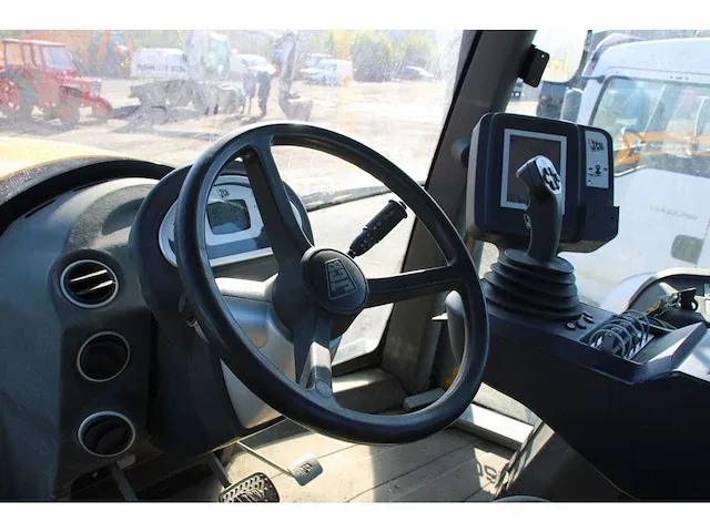Tractor jcb fasttrac8250 - bj2010 - afbeelding 16 van  39