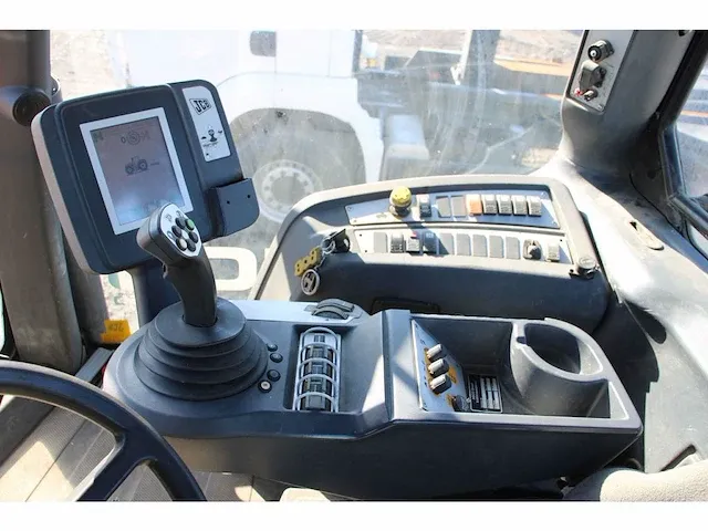 Tractor jcb fasttrac8250 - bj2010 - afbeelding 17 van  39