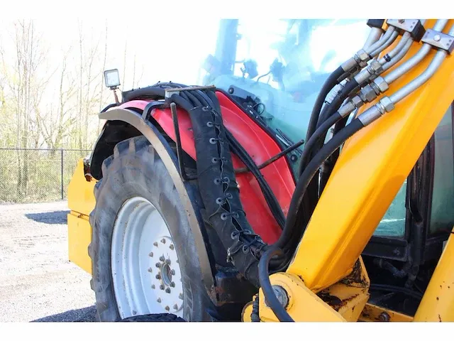Tractor met maaiarm massey ferguson 6480 - afbeelding 21 van  49