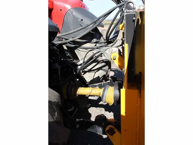 Tractor met maaiarm massey ferguson 6480 - afbeelding 25 van  49