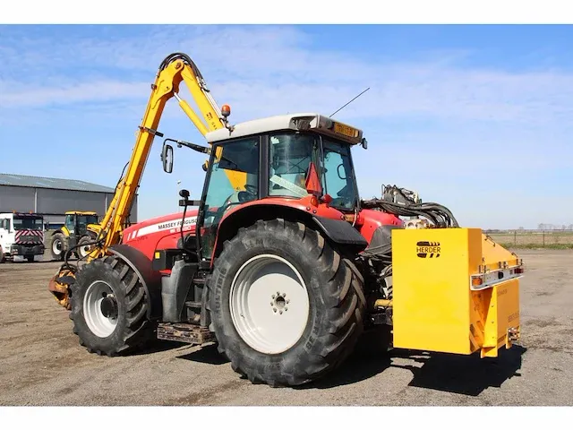 Tractor met maaiarm massey ferguson 6480 - afbeelding 34 van  49