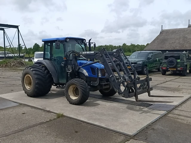 Tractor, new holland, tn60d met voorlader 520tl en vork, 2005 - afbeelding 2 van  52