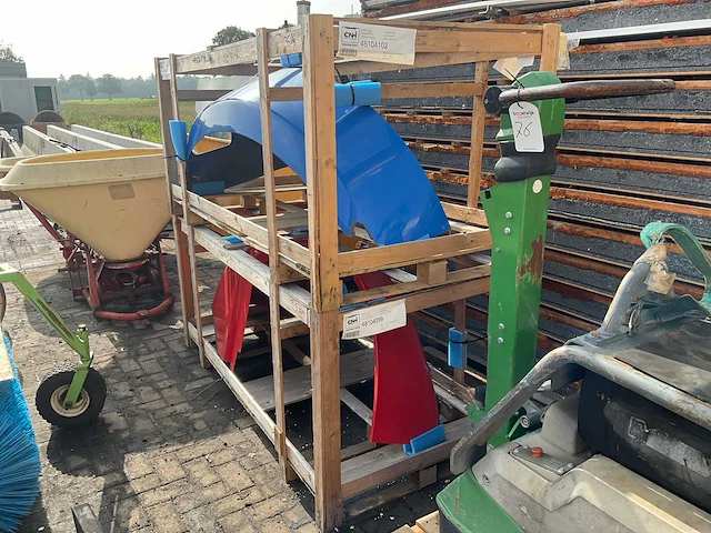 Tractor onderdelen rear fender 2x - afbeelding 3 van  7