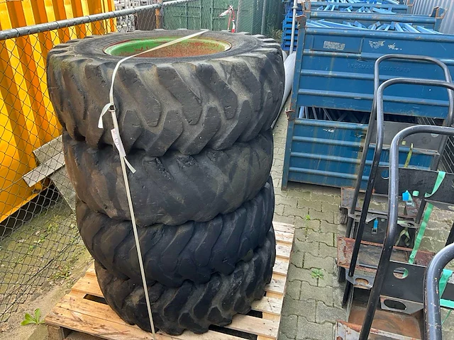 Tractorband op velg (4x) - afbeelding 1 van  5