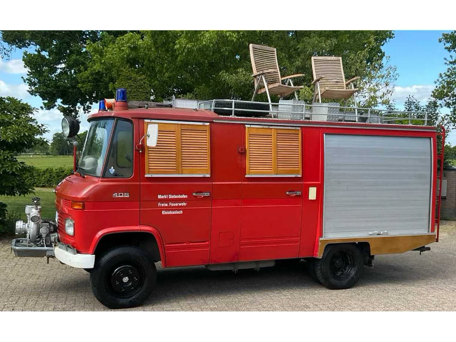 Tractoren, auto’s, machines en verschillende goederen