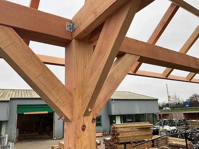 Traditionele douglas kapschuur 1560x460x325 cm - afbeelding 8 van  17