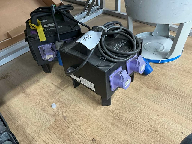 Trafo 230/24volt (2x) - afbeelding 1 van  3