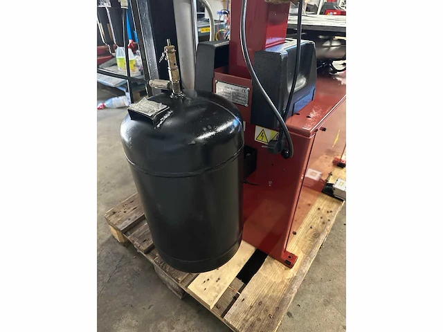 Trainsway - 505af - tyre changing device - 2011 - afbeelding 8 van  9